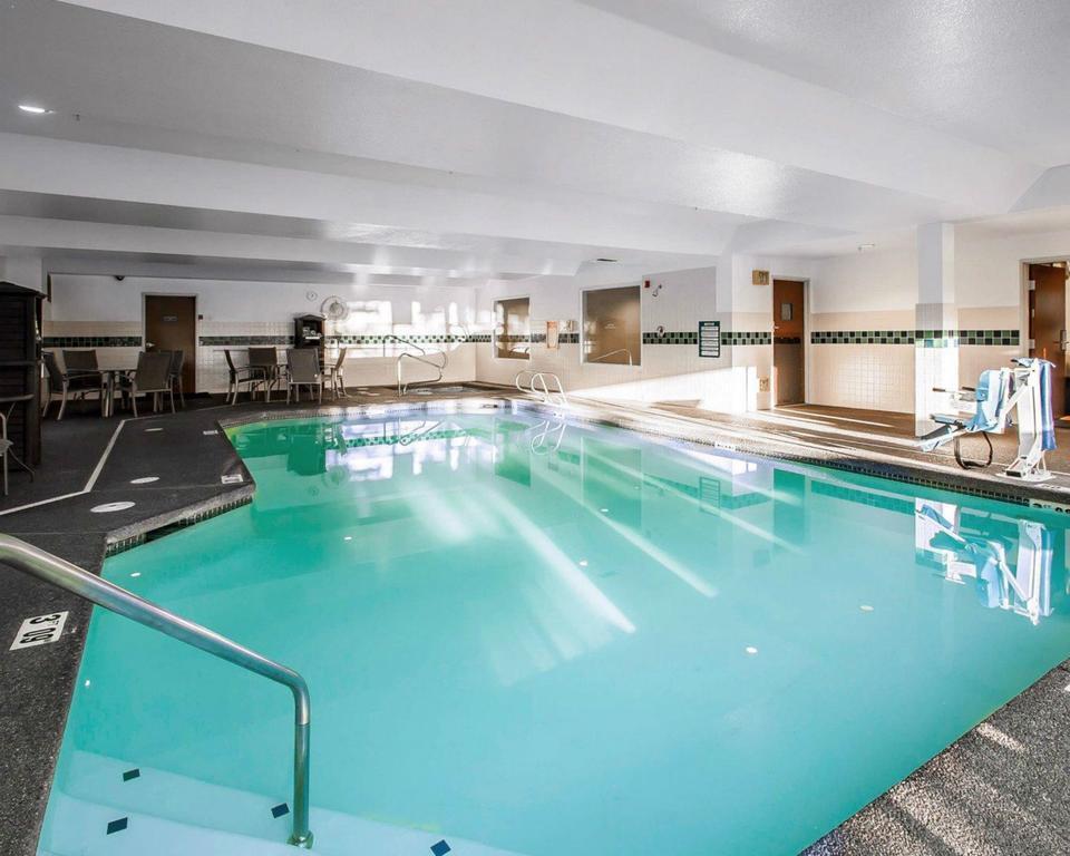 Clarion Hotel Portland International Airport Екстер'єр фото