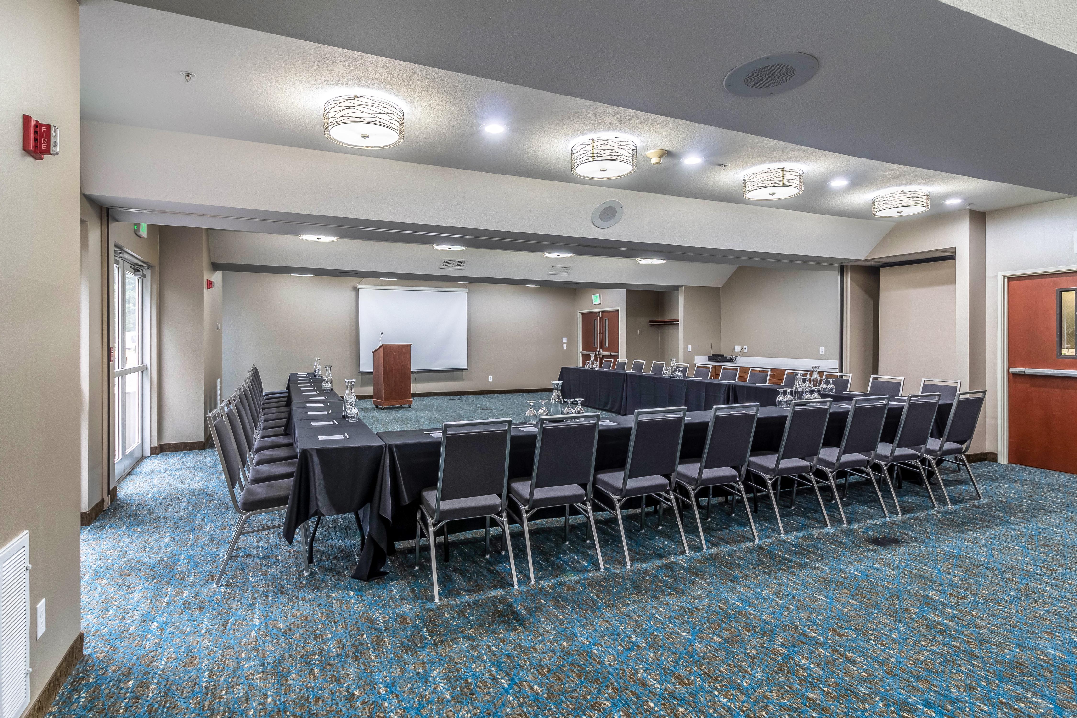 Clarion Hotel Portland International Airport Екстер'єр фото