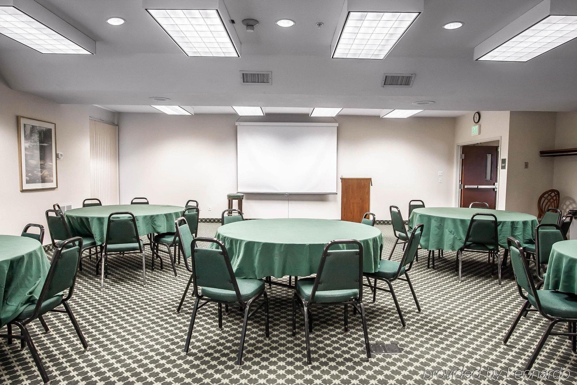 Clarion Hotel Portland International Airport Екстер'єр фото