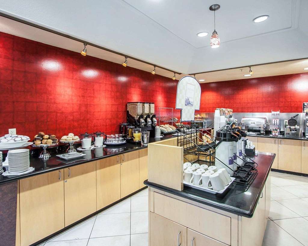Clarion Hotel Portland International Airport Ресторан фото
