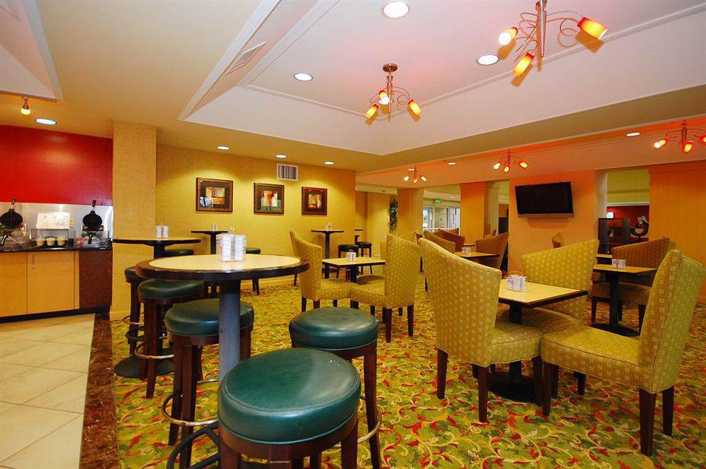 Clarion Hotel Portland International Airport Ресторан фото